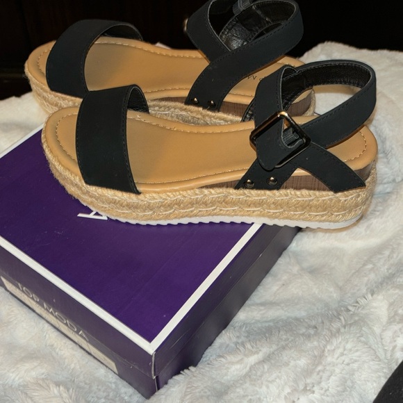 Black strap and nude weave Platform sandals new in box/ nwt - Picture 8 of 9